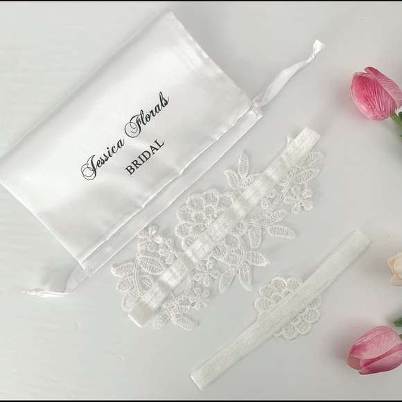 Flower Lace Bridal Garter Set - Picture 3 of 3